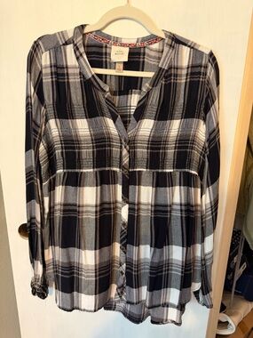 Knox Rose Black White Gray Plaid Button-Down Shirt